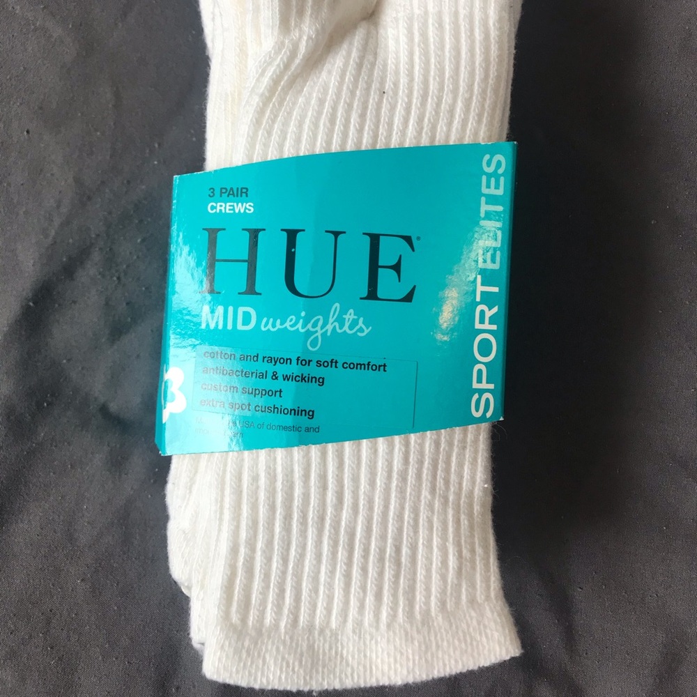 BNIP HUE Crew Socks One Size White